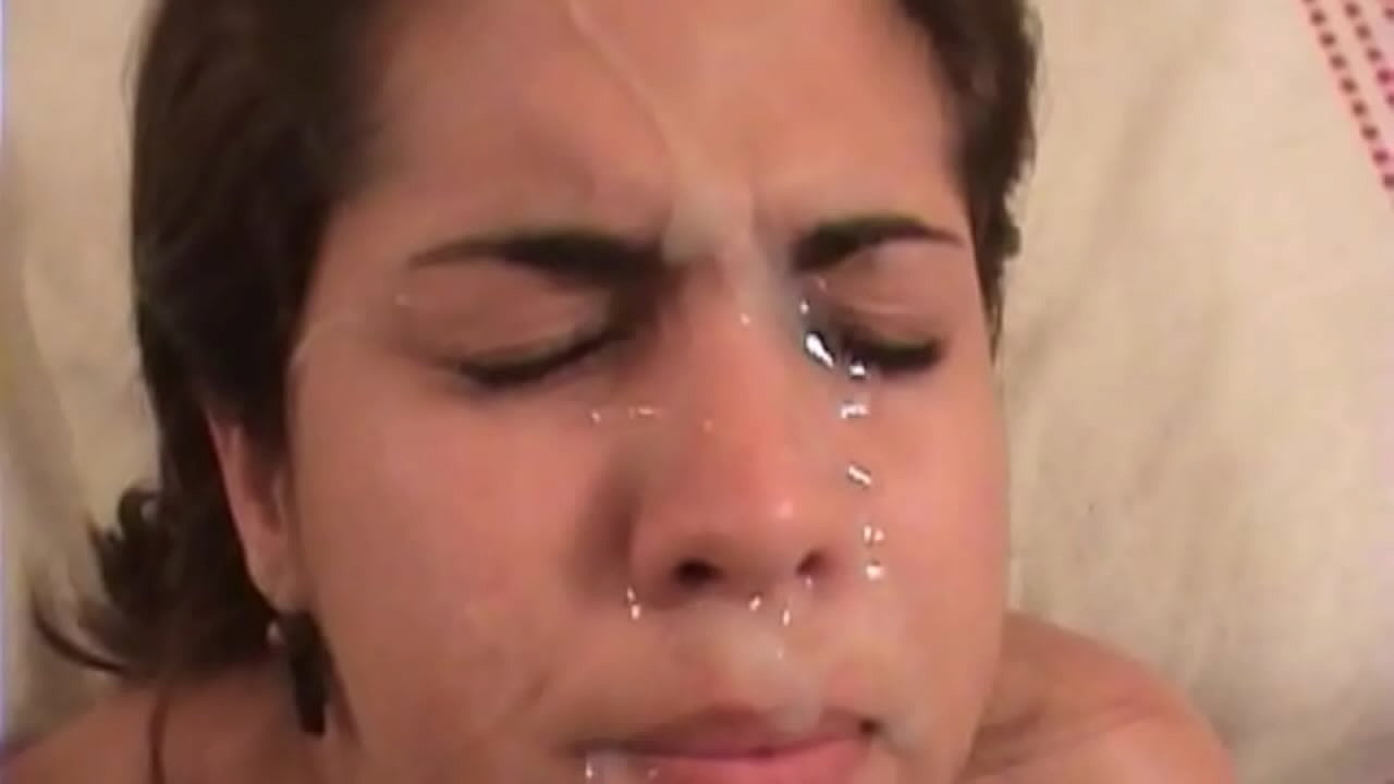 ງາມລາຕິນ brunette ມີເພດສໍາພັນຫຍາບຄາຍ