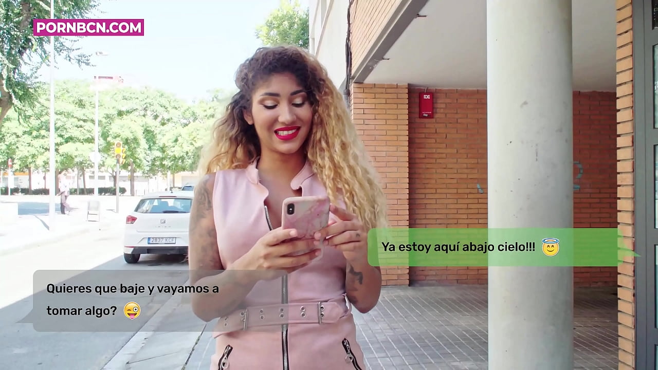 ເມຍທີ່ບໍ່ຊື່ສັດຈະ fuck ຄົນຮັກຫນຸ່ມຂອງນາງຢ່າງຫນັກໃນຂະນະທີ່ຜົວເຮັດວຽກ. ລາຕິນມີ tits ແລະກົ້ນໃຫຍ່. Venus Aphrodite.